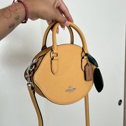 Coach lemon Purse