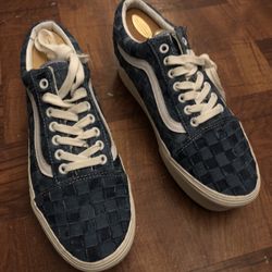 Van Womens 8.5 Mens 7  New