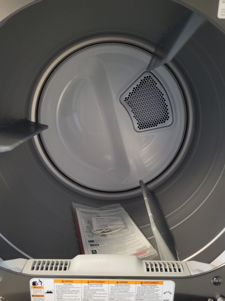 New LG ThinQ Gas Dryer 7.3 Cubic Feet