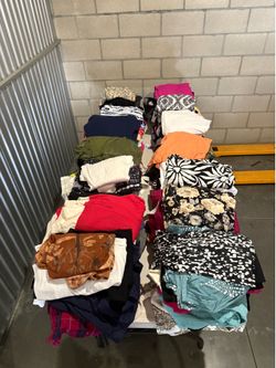 Women Blouses, Shirts & Dresses Various Sizes. Ropa De Mujer, Blusas, Camisas Y Vestidos **$1.95/pc, 125 Pieces**