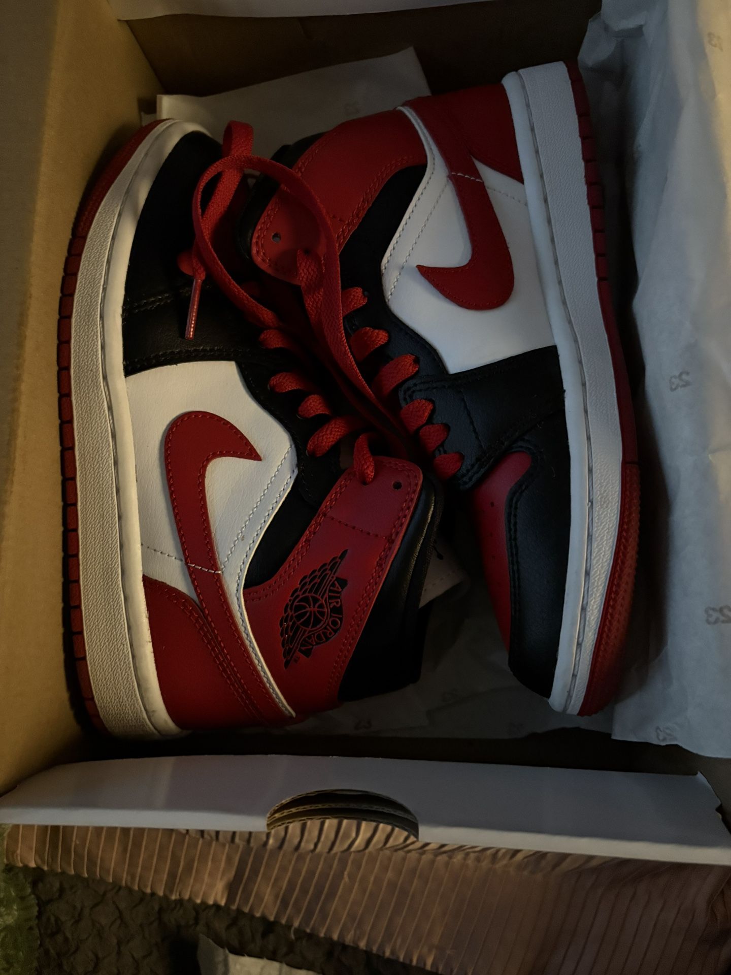 WMNS AIR JORDAN 1 MID