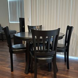 Dining Table With Leather Chairs