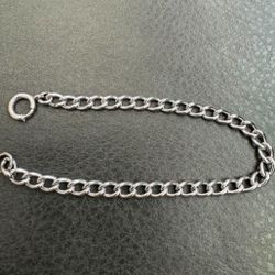 Vintage Sterling Silver chain bracelet 7.5” in length  In great condition