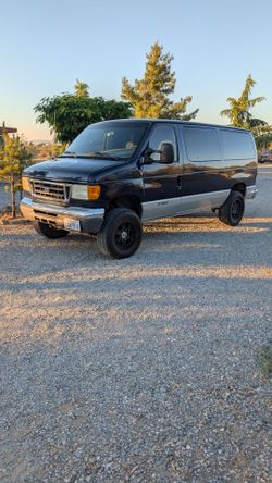 2004 Ford E-350