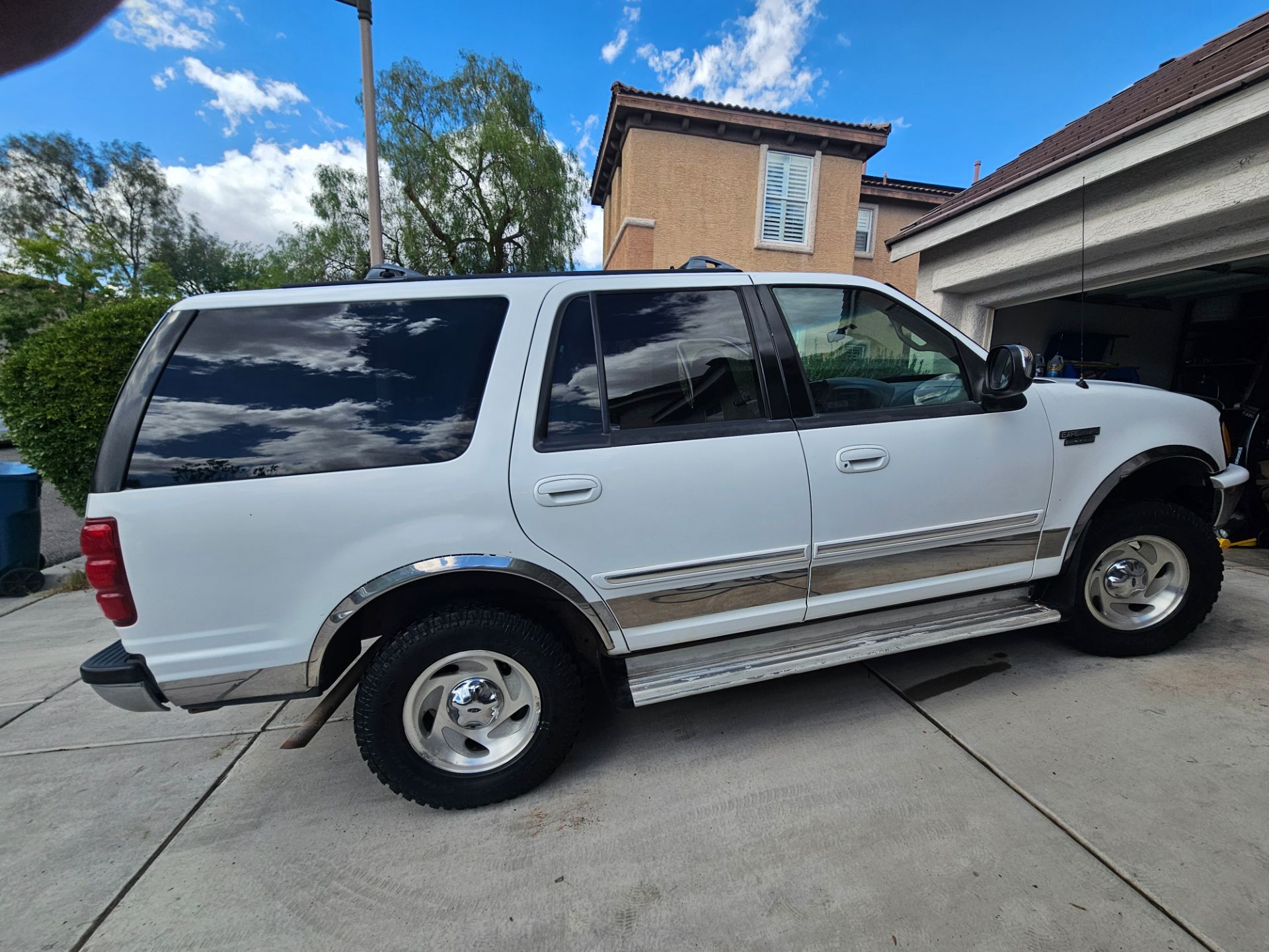 1998 Ford Expedition for Sale in Las Vegas, NV - OfferUp
