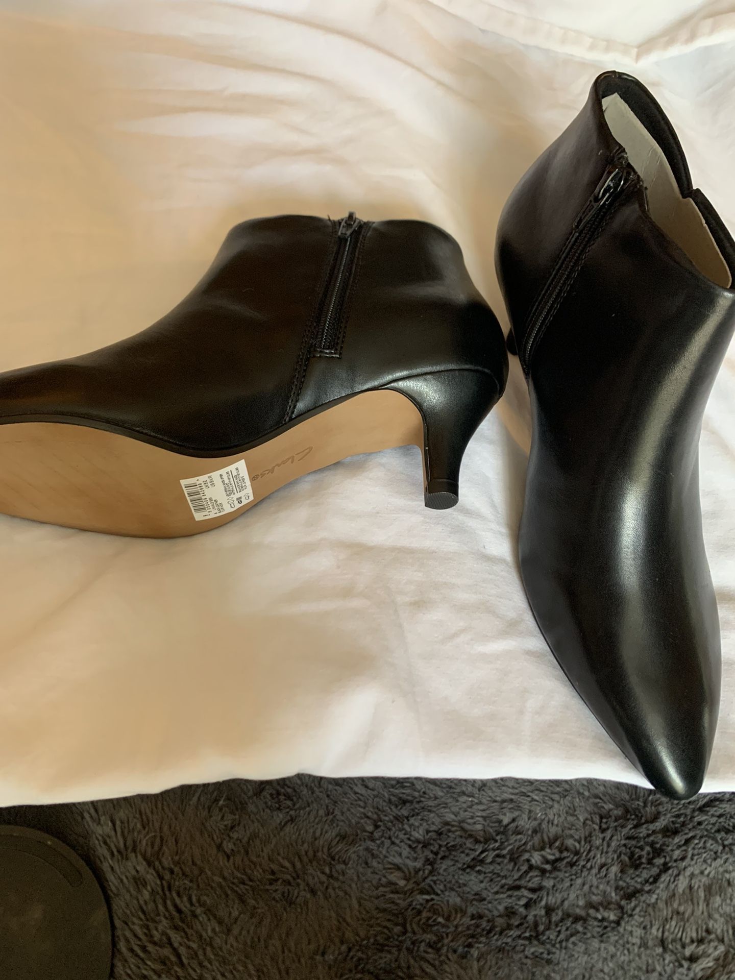 Brand New Blk Leather Boots Size  8 1/2 