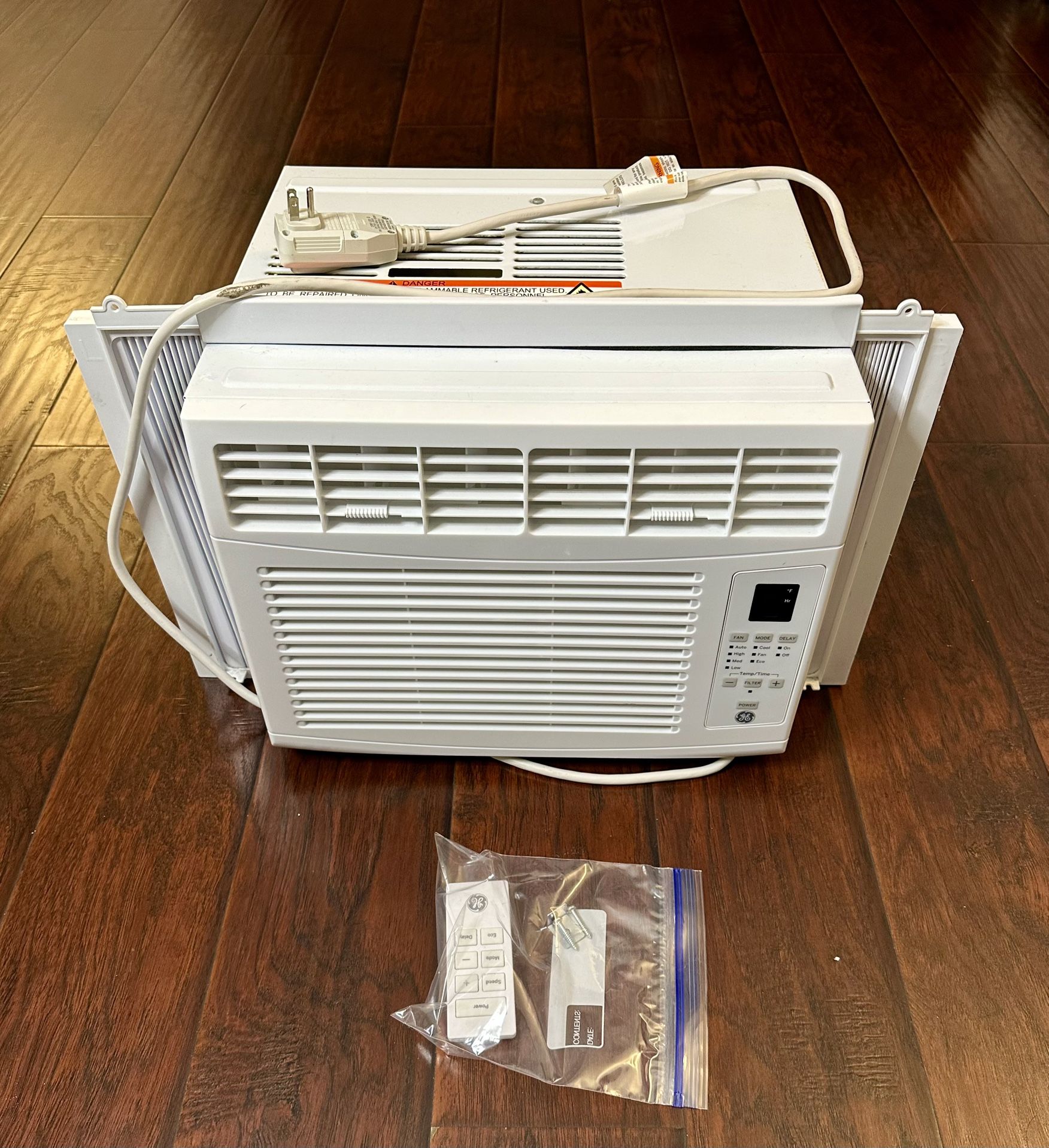 GE 6000 BTU Window AC