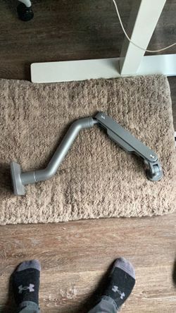 Quality monitor arm silver