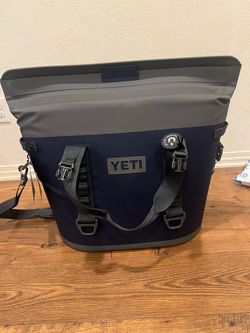 Yeti Hopper M30 Navy Blue Soft Cooler