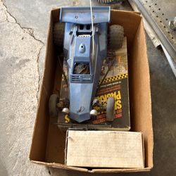 Vintage RC car (Hornet) - works - w/ controller and charger