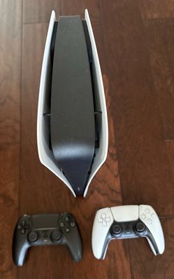 Ps5 digital (2) pro controllers