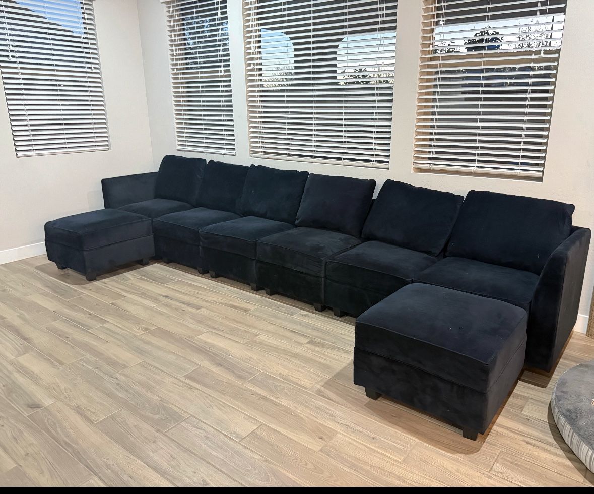 Black Sectional Couch 