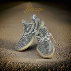YEEZY BOOST 350 V2 Beluga 2.0
