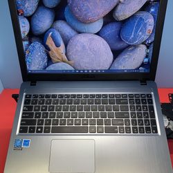  ASUS NOTEBOOK  Looks  LIKE  NEW.240. GB  SSD…..4.0-RAM .FASTER  and  READY FOR CLASSES  ON LINE OR WORK FROM HOME (ZOOM) Comes With Warranty ….