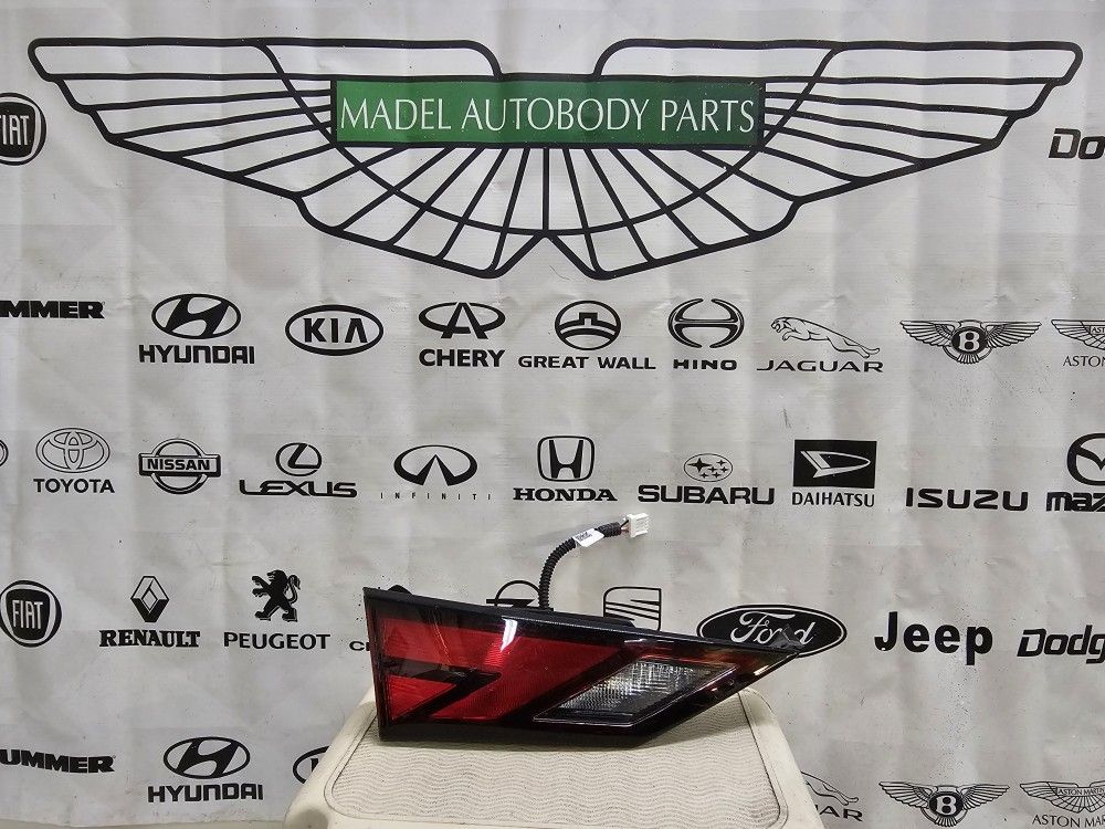 2020-2024 NISSAN SENTRA INNER TAIL LIGHT OEM- LEFT DRIVER SIDE