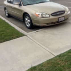 2000 Ford Taurus