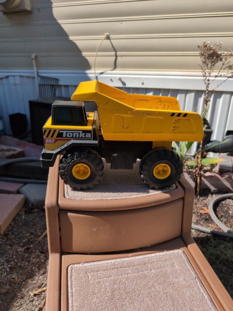 Authentic Tonka Dump Truck Full Size