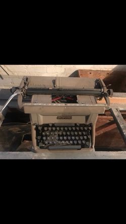 Original Antique Underwood Typewriter