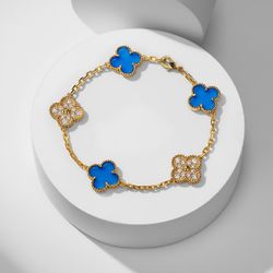 Vca Van Cleef & Arpels Blue Chalcedony Simple Diamond Five-Flower Bracelet