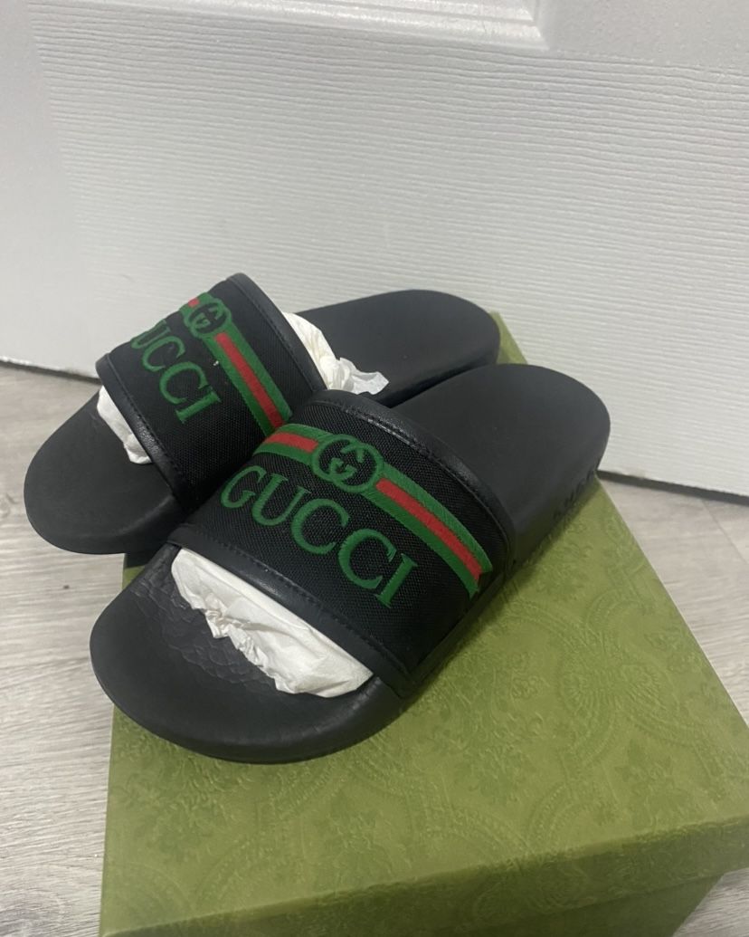 Kids Gucci slides 