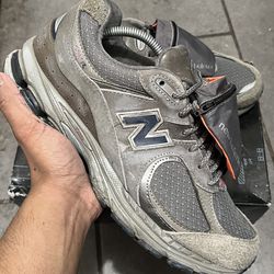 New Balance 2002r Grey Brown Pouch