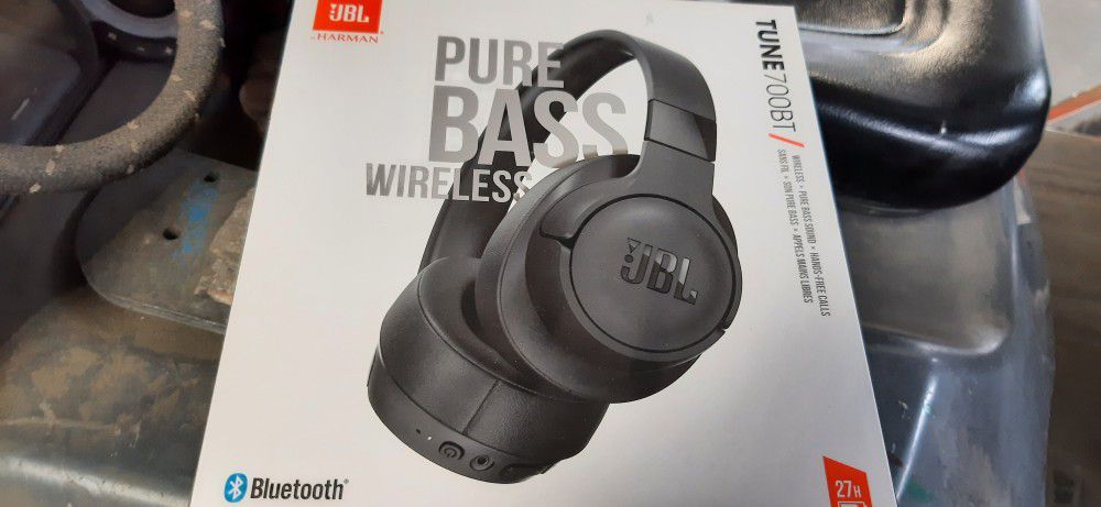 JBL TUNE 660NC Wireless Over-Ear Headphone (27 hr Battery)