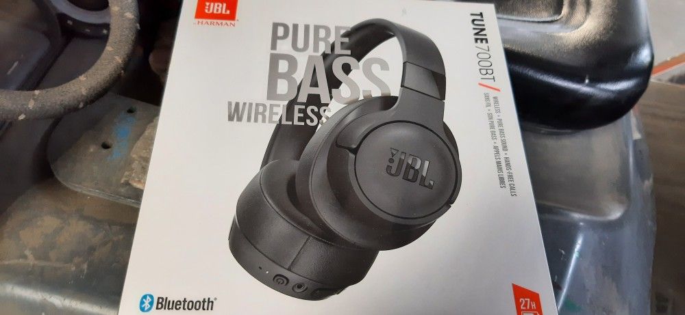 JBL TUNE 660NC Wireless Over-Ear Headphone (27 hr Battery)