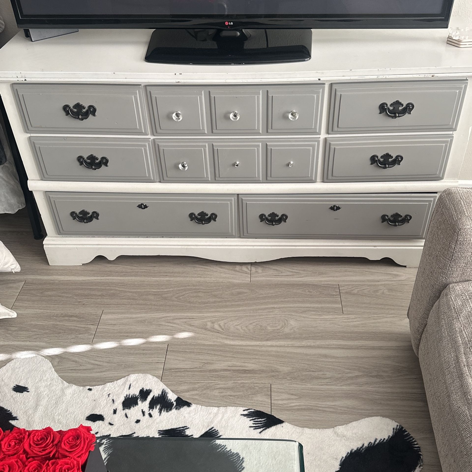Dresser 