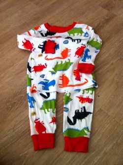 Carter's pj's size 12mos $3