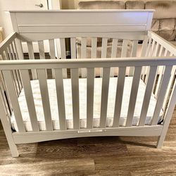 Delta Child Skylar Crib 6 in 1 Crib WITHOUT MATTRESS!!