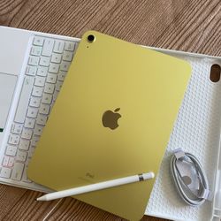 Apple iPad 10th Generation 256GB  With  Keyboard case and Pencil 