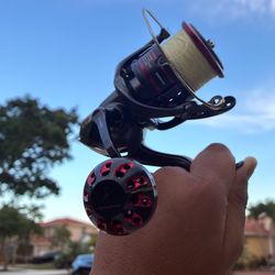 Shimano vandford 4000 (needs new line roller cheap easy fix)