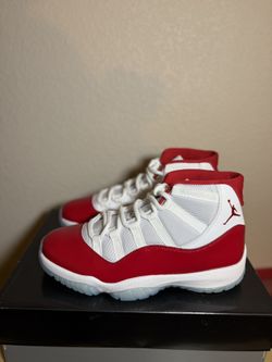 Size 9 Nike Jordan 11 Cherry 
