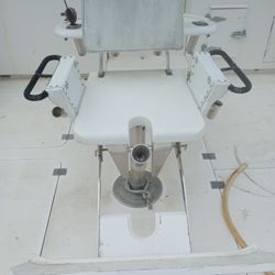 Fighting Chair  And  Rod Holder   850 Dollers 