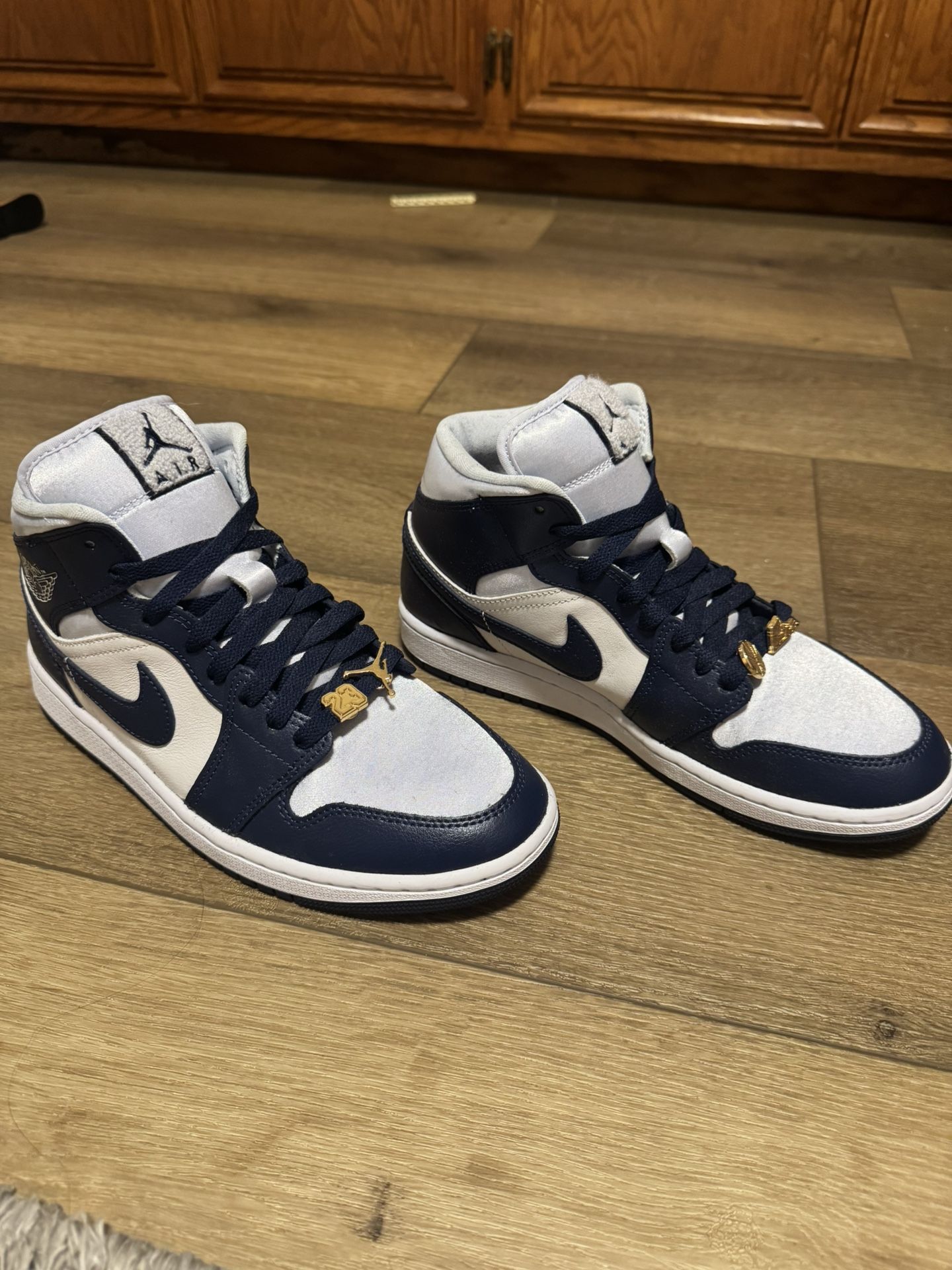 Jordan Jordan 1 Mid SE