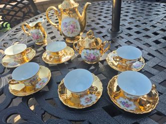 Smaller scale teaset vintage