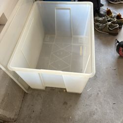 Storage container