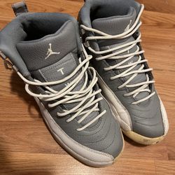 Jordan 12s Size 7 35$