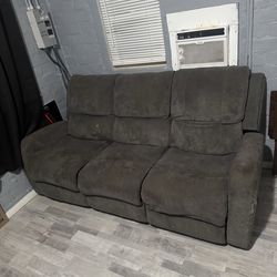 Reclinable couch