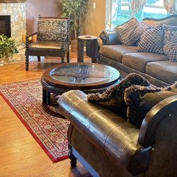 Living Room Set For Sale $1100