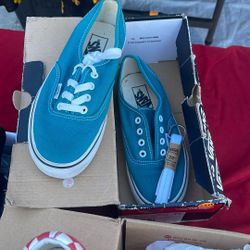 VANS CLASSIC STYLE WOMAN US SIZE 6.5 *MEN 5.0 