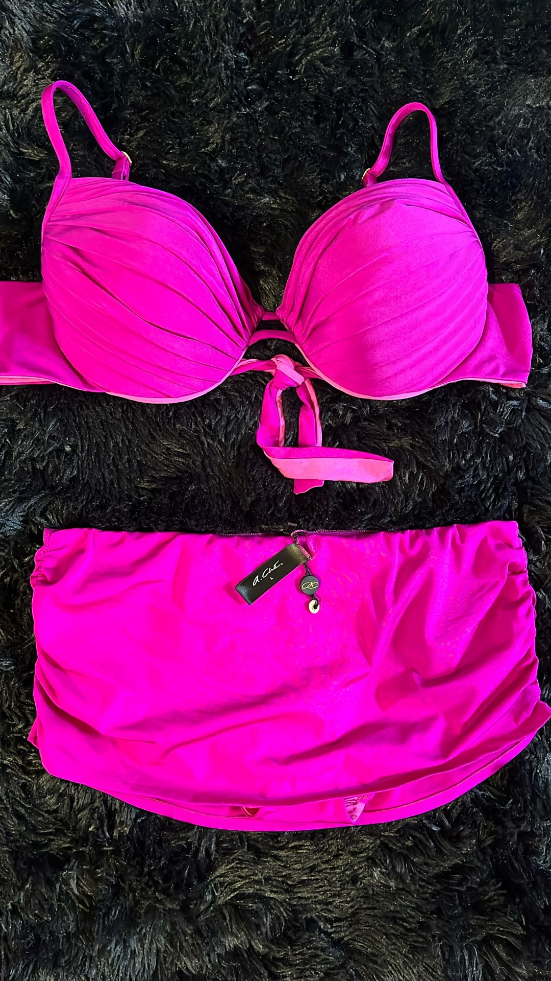 https://offerup.com/redirect/?o=QS5jaA==é 2 Piece Bikini