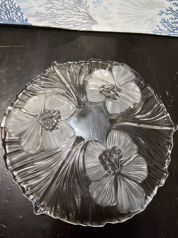 FINAL SALE! Mikasa Hibiscus Frosted And Clear Crystal Serving Bowl 9in