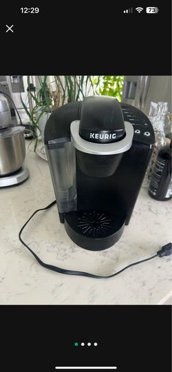 Keurig Coffee Maker With K-cups Holder- Like New