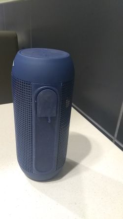 Everlast Bluetooth speaker used pick up only if you wish for delivery