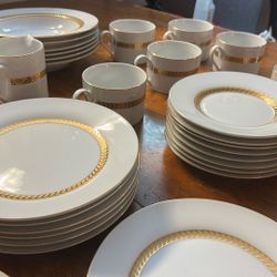 33 Pieces RETRONEU IMPERIAL GOLD Porcelain Plates with 22K Gold Band. $200