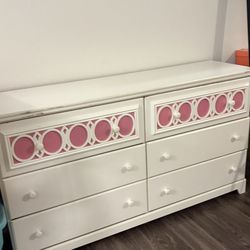 6 drawer dresser pink and white