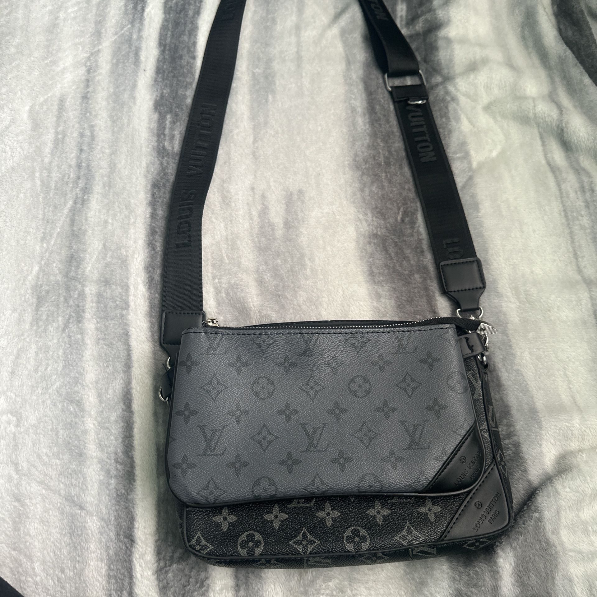 Louis Vuitton Messenger Bag