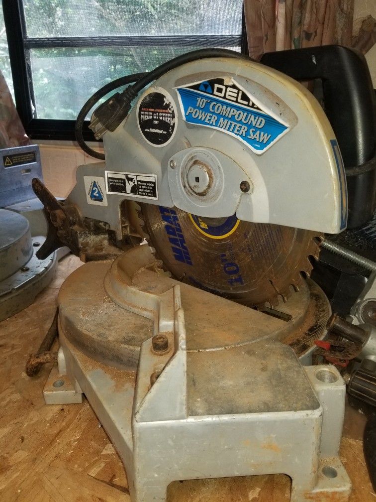 delta 10in Chop saw.