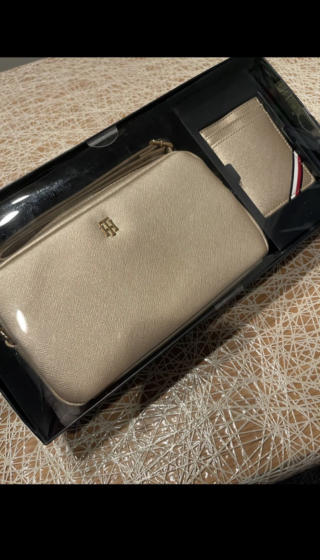 Tommy Hilfiger Camera Bag And Card Case Gift Set In A Box Women Luxury Gifts New